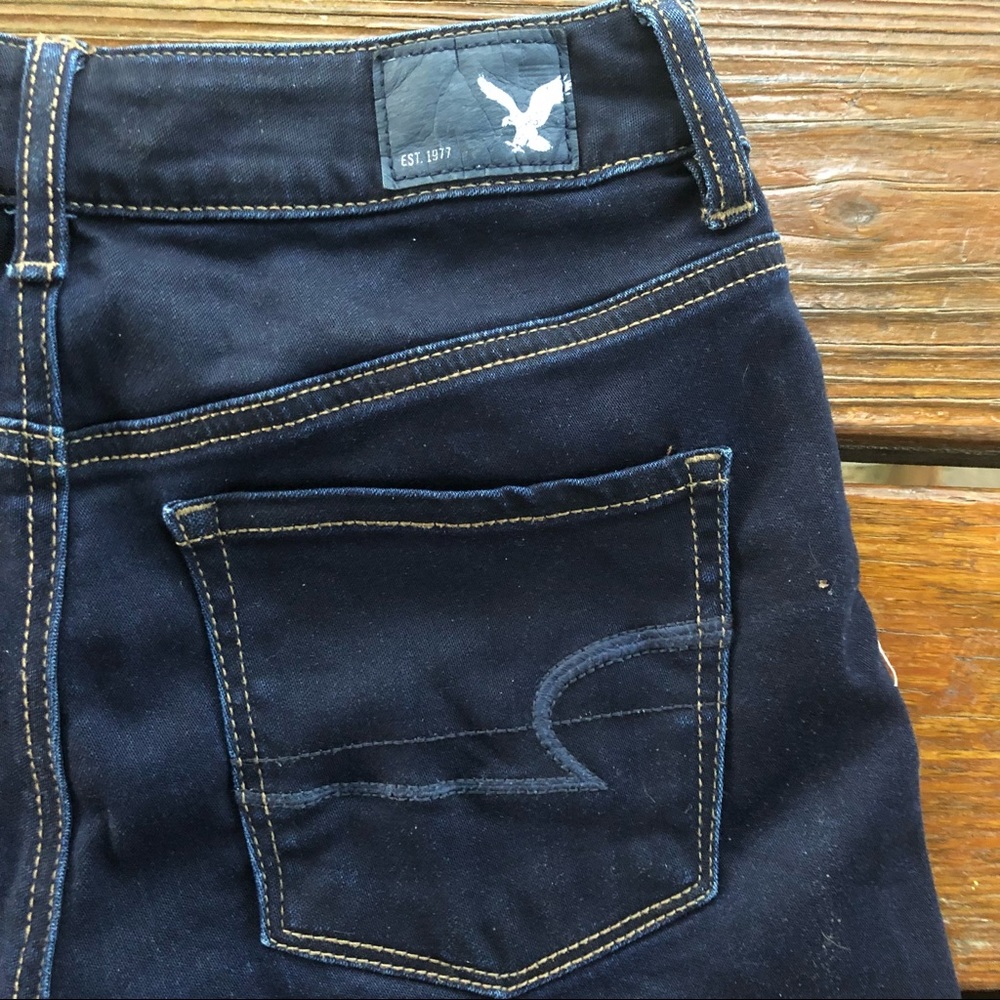 AE Hi-Rise Shortie dark wash shorts size 4 - Picture 3 of 7
